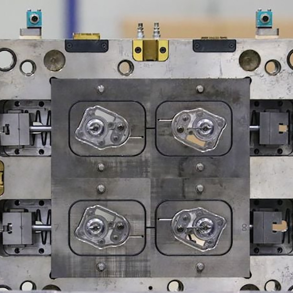 사출 성형 공정 : 장난감, 쓰레기통 및 의료 용기를위한 사이클 및 장비