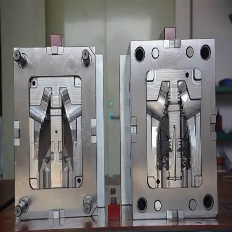 Pot lid holder molding