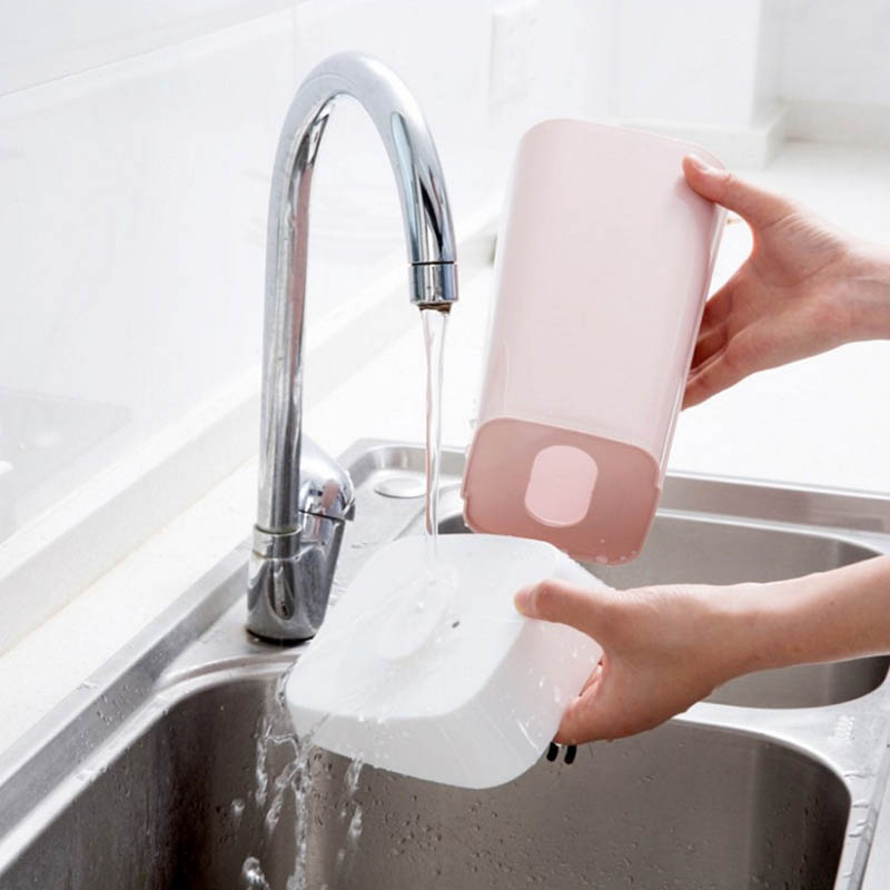 Knife holder molding